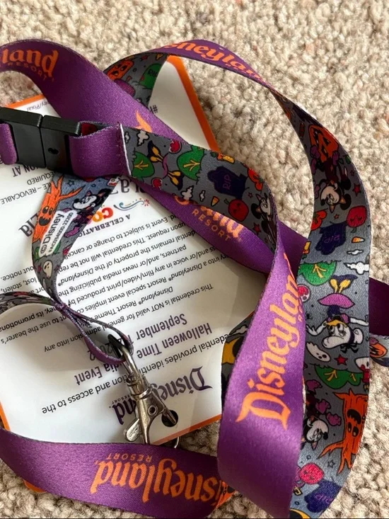 RARE Disneyland Halloween Time Media Press Pass Credential & Lanyard vacation - Picture 4 of 4